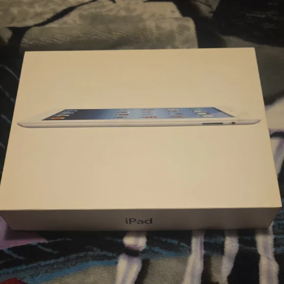 IPad Gen 3 2012 New In Box - Picture 1 of 7